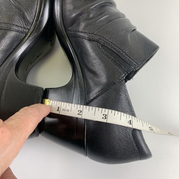 Clarks Emily Cove Pump Black Leather Slip On Low Heel Ruched Round Womens 9.5 - Picture 10 of 13